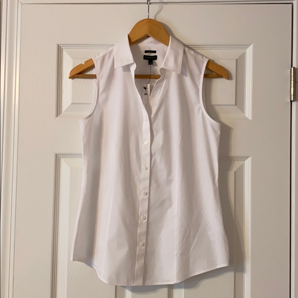 NWT sleeveless blouse